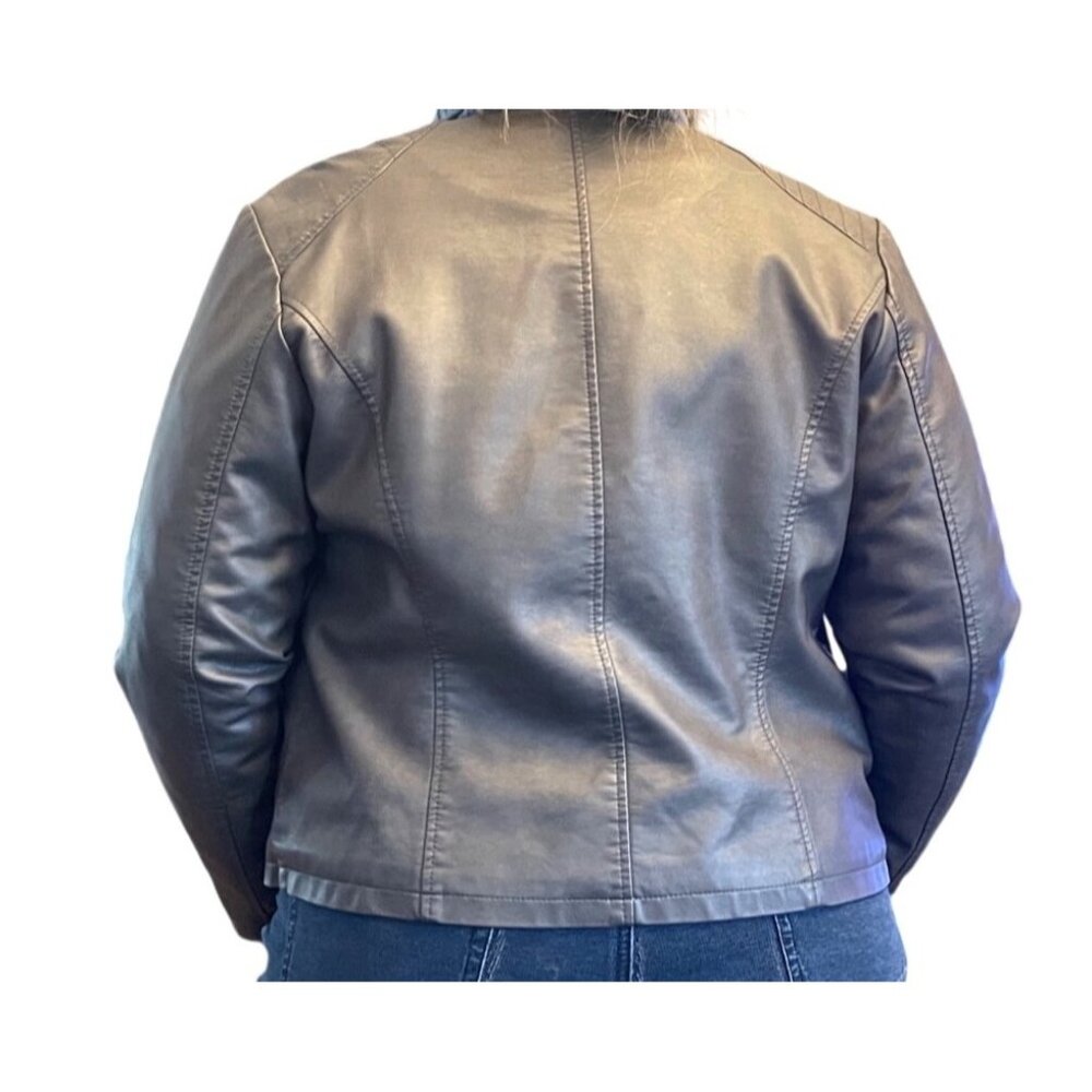 Bernardo Women's Gray Faux Leather Moto Jacket Zipper Pockets Size 1X Fits XL 14 - Picture 8 of 15